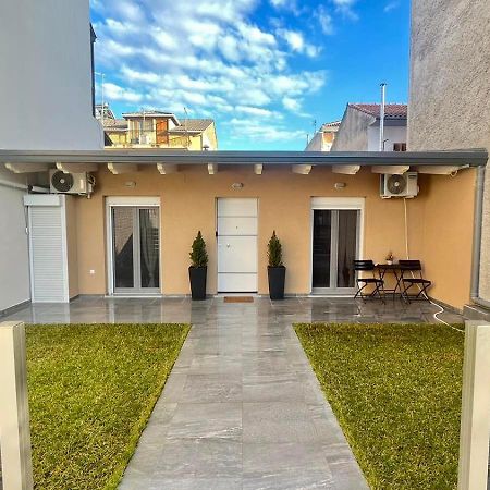 Ria'S Gardenview Apartment Ioannina Buitenkant foto
