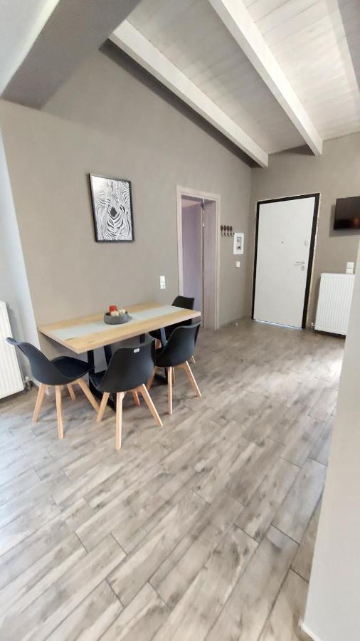 Ria'S Gardenview Apartment Ioannina Buitenkant foto