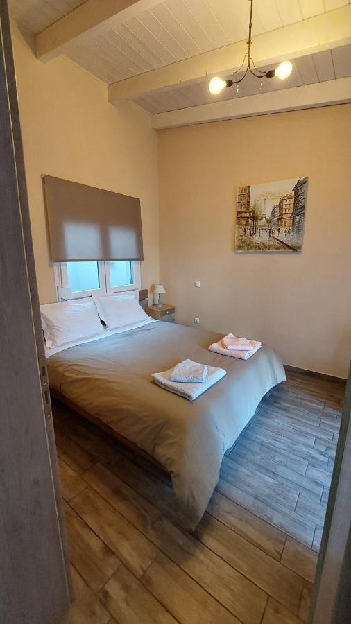 Ria'S Gardenview Apartment Ioannina Buitenkant foto
